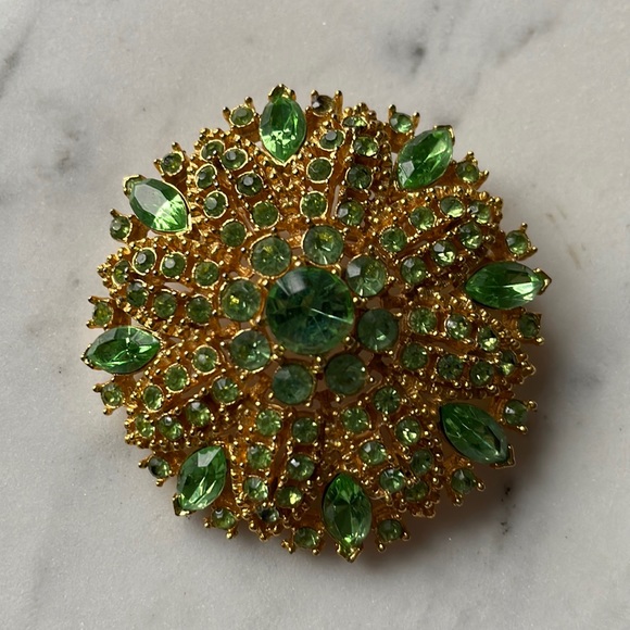 Vintage Weiss green & gold Brooch - Picture 3 of 4